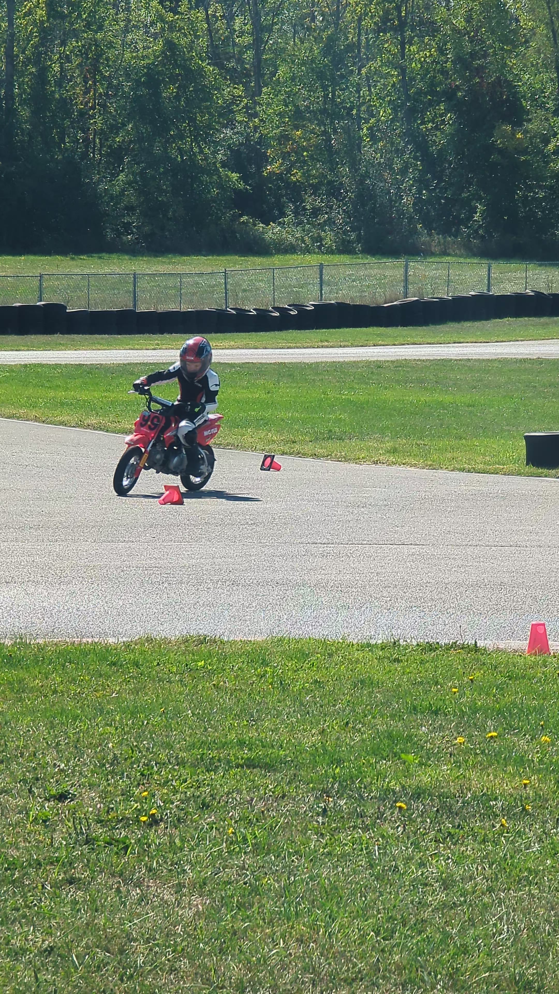 A small four-stroke coming through the infield at Brechin